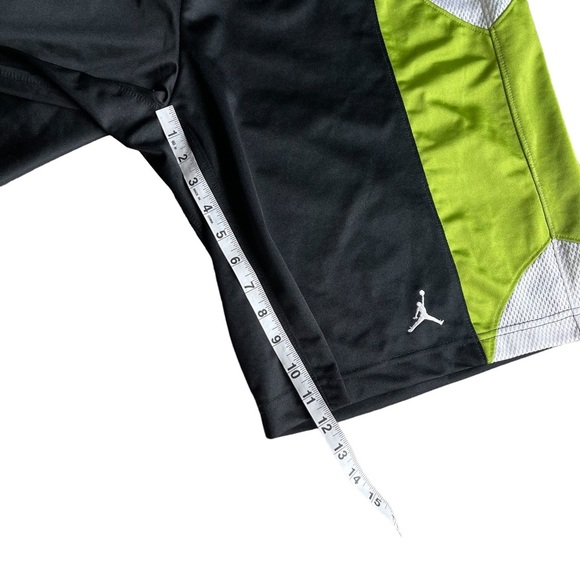 Jordan Basketball athletic shorts men’s size large black white green - Picture 3 of 8